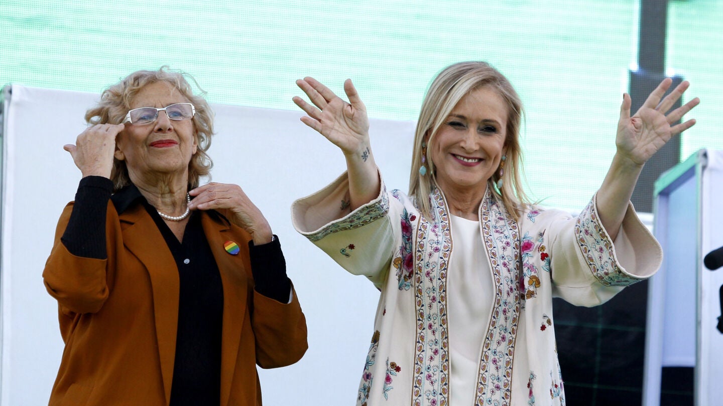 Manuela Carmena y Cristina Cifuentes, en el World Pride Madrid 2017