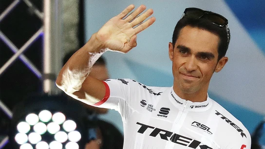 Contador saluda Contador saluda