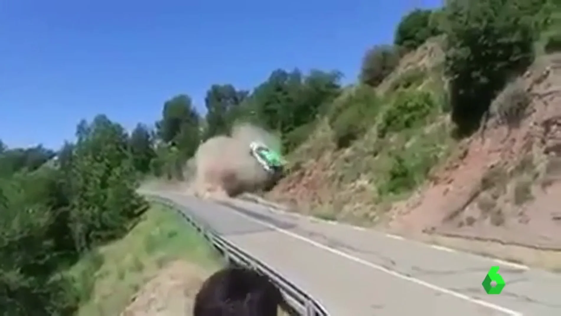 Brutal accidente de Albert Orriols con su Skoda Fabia R5 en el Rally de Osona