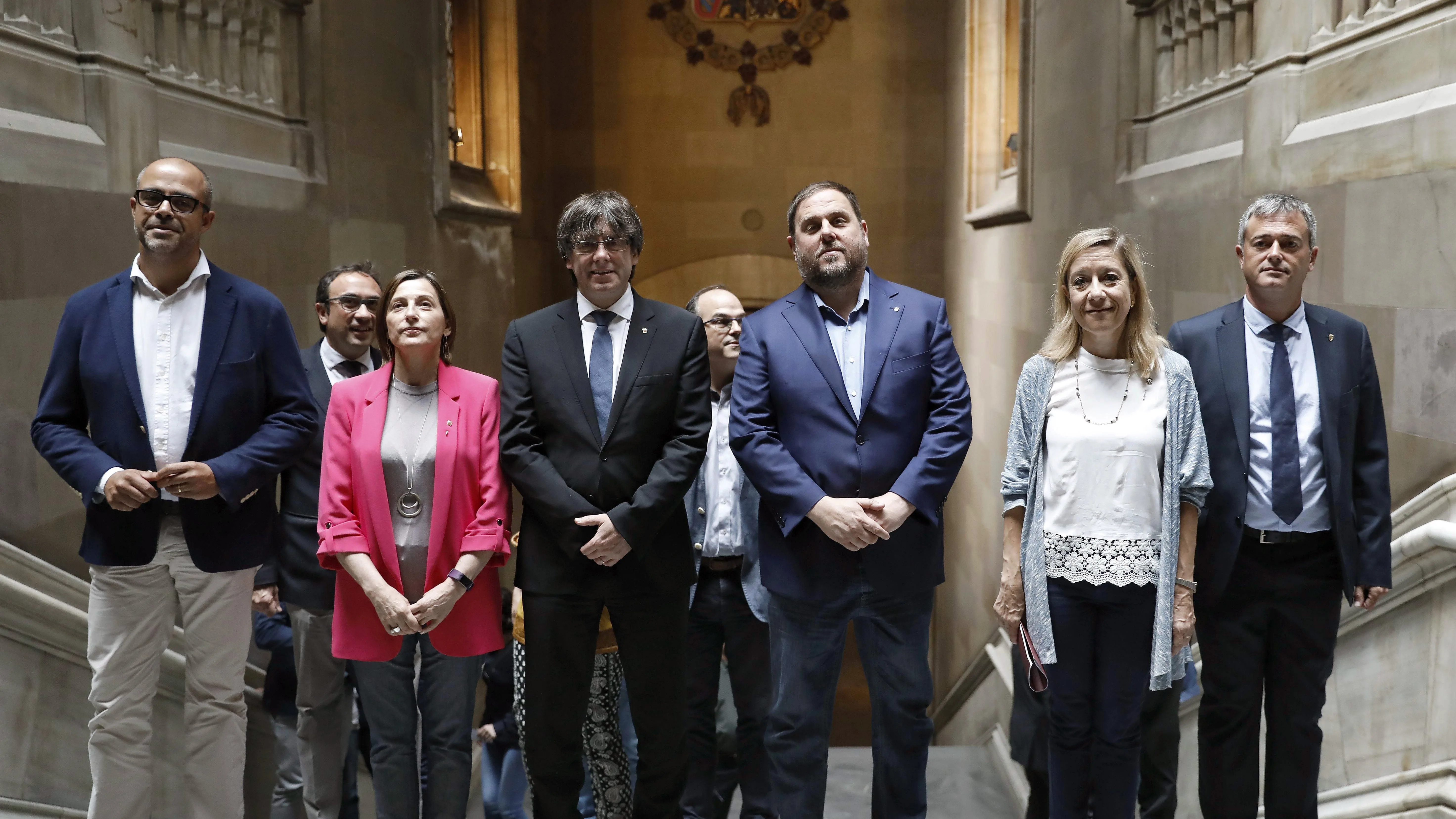 El president de la Generalitat junto a los miembros de su gobierno