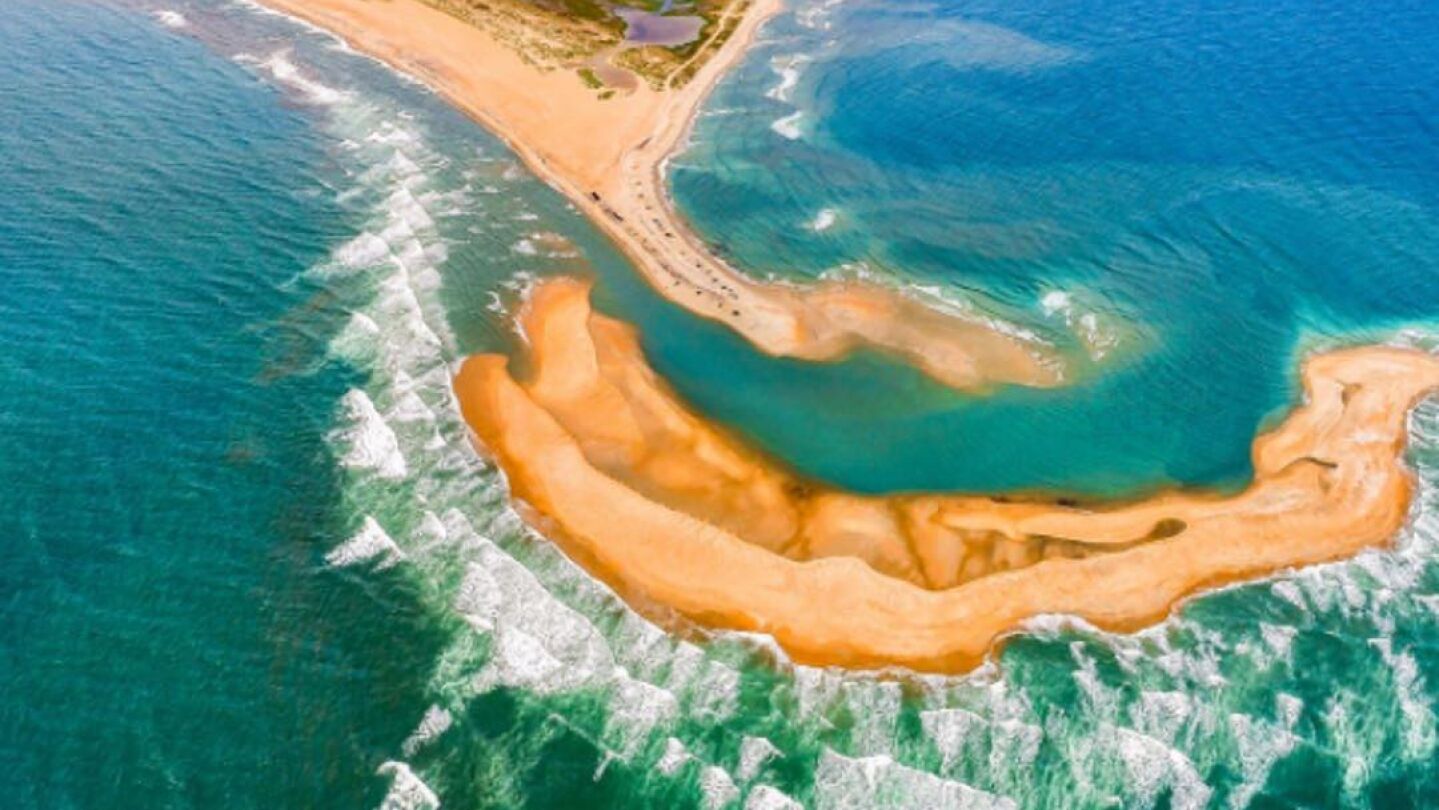 La isla que ha emergido frente a la costa de Buxton, en Carolina del Norte, EEUU