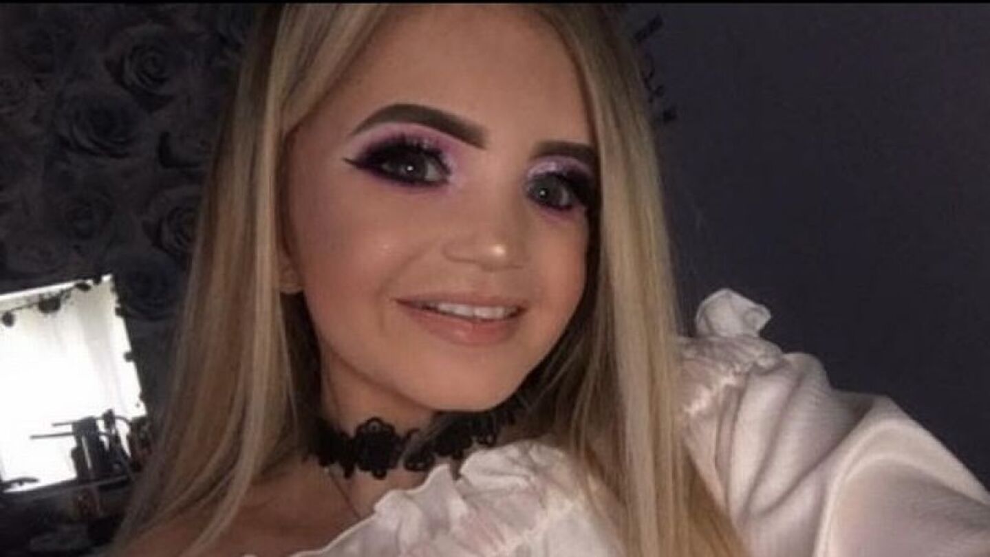 Un colegio proh&iacute;be a una joven con c&aacute;ncer asistir al baile de graduaci&oacute;