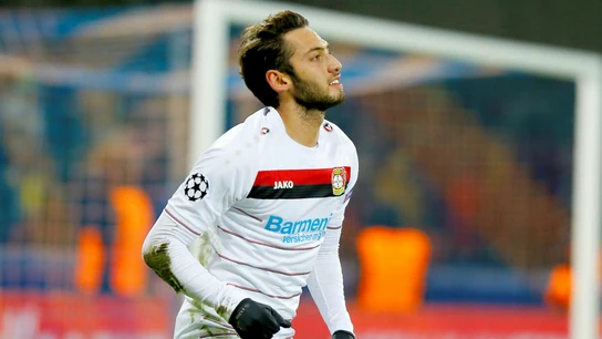 Calhanoglu, con el Bayer Leverkusen Calhanoglu, con el Bayer Leverkusen