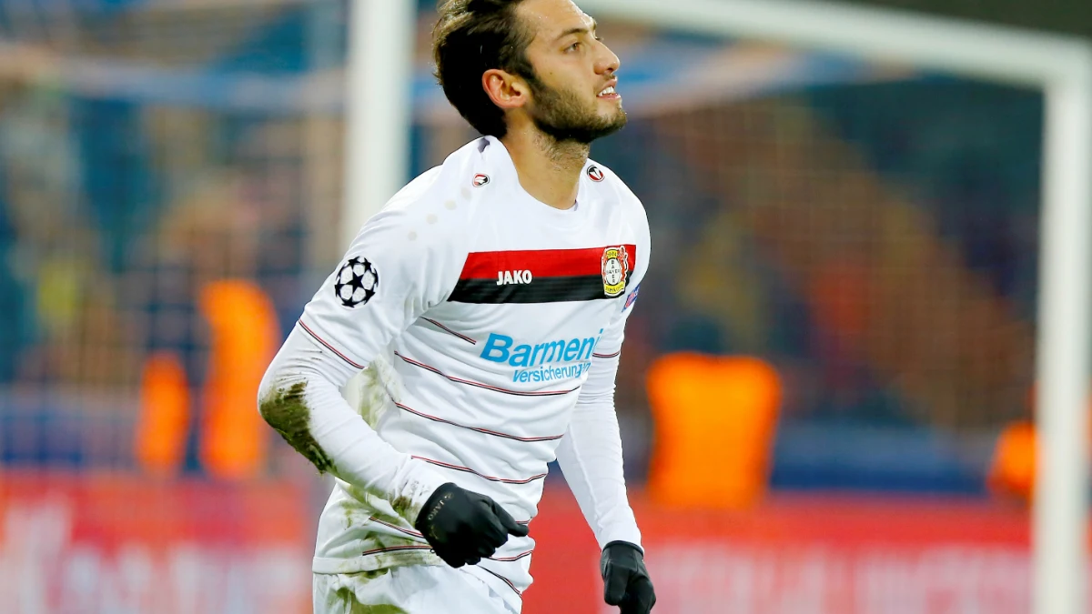 Calhanoglu, con el Bayer Leverkusen