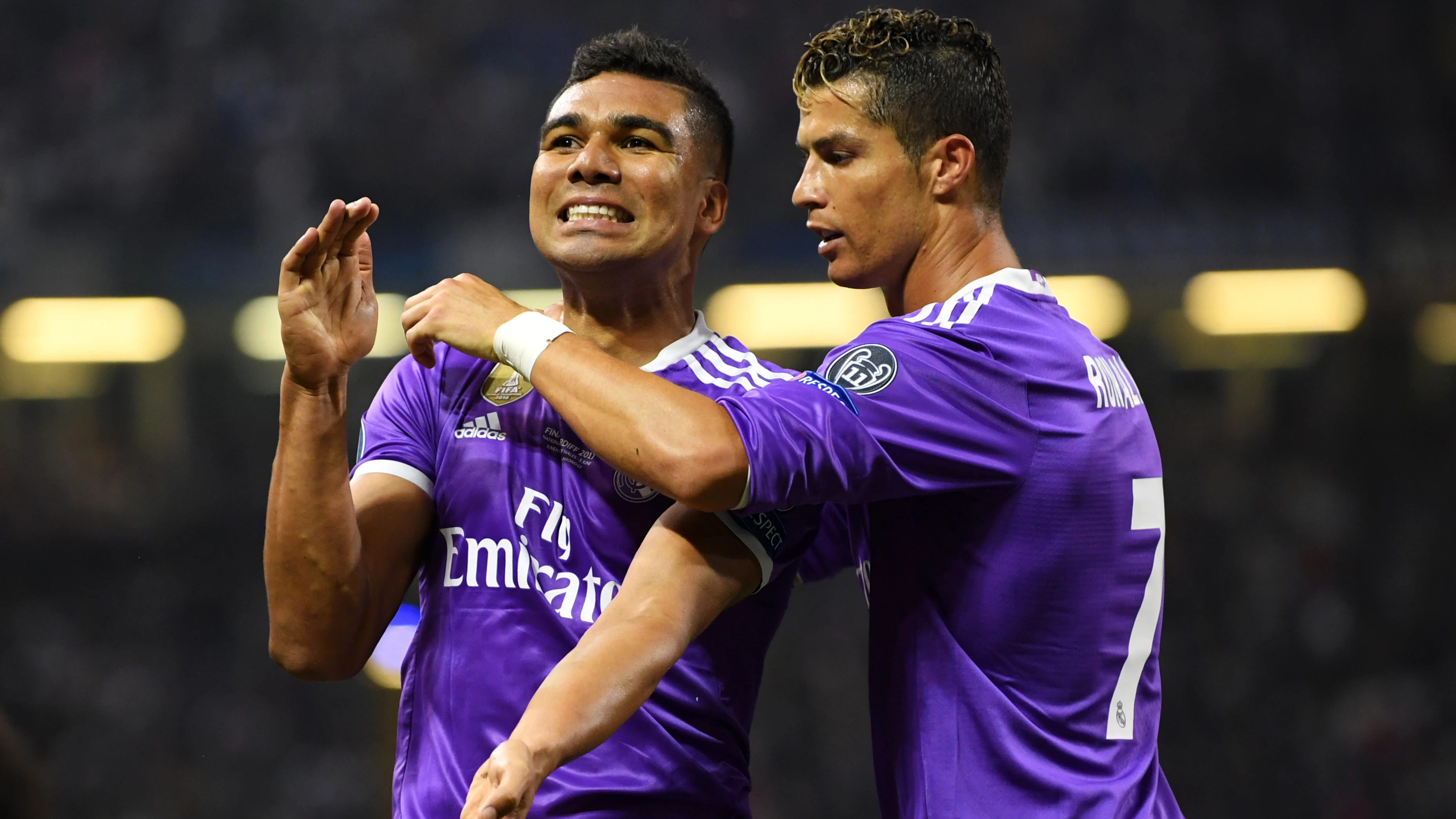 Casemiro junto a Cristiano celebrando un gol Casemiro junto a Cristiano celebrando un gol