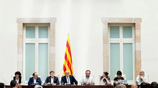 Diputados de Junts pel Sí y la CUP presentan la futura Ley catalana del Referéndum de Autodeterminación Diputados de Junts pel Sí y la CUP presentan la futura Ley catalana del Referéndum de Autodeterminación