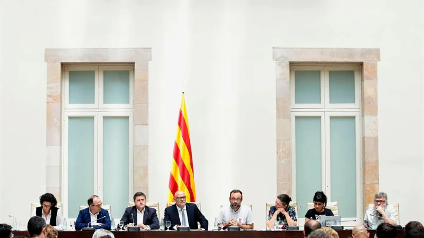 Diputados de Junts pel Sí y la CUP presentan la futura Ley catalana del Referéndum de Autodeterminación Diputados de Junts pel Sí y la CUP presentan la futura Ley catalana del Referéndum de Autodeterminación