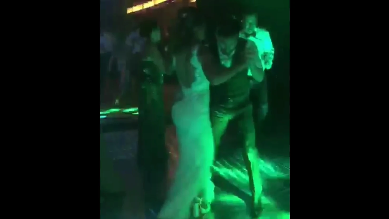 El baile de Messi con Antonela Roccuzzo en su boda El baile de Messi con Antonela Roccuzzo en su boda