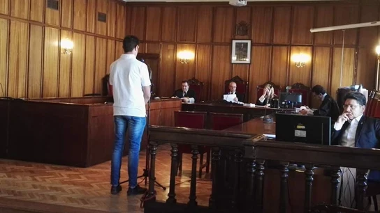El acusado declara durante el juicio El acusado declara durante el juicio