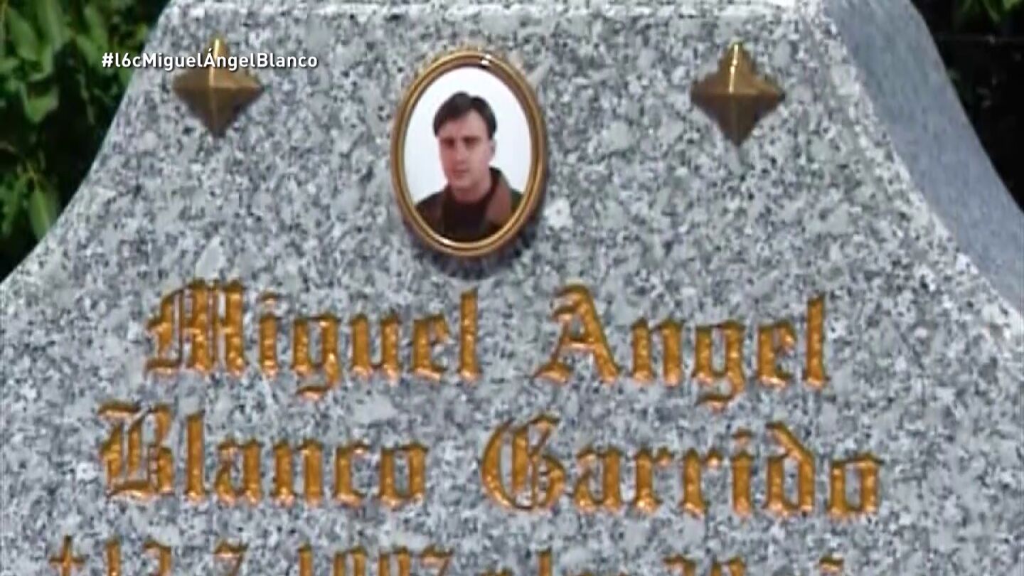 L&aacute;pida de Miguel &Aacute;ngel Blanco en A Merca, Ourense