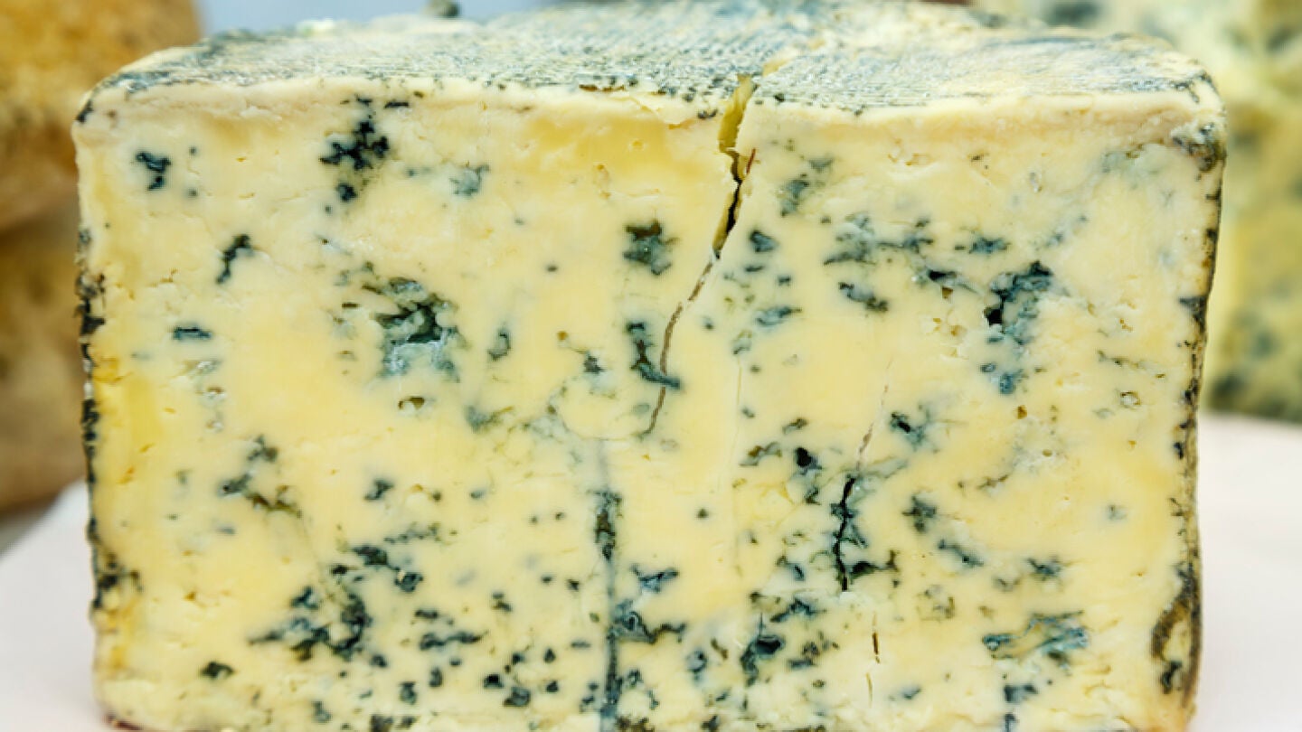 Medio queso de Cabrales