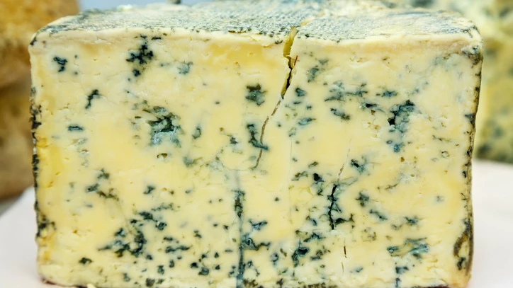 Medio queso de Cabrales