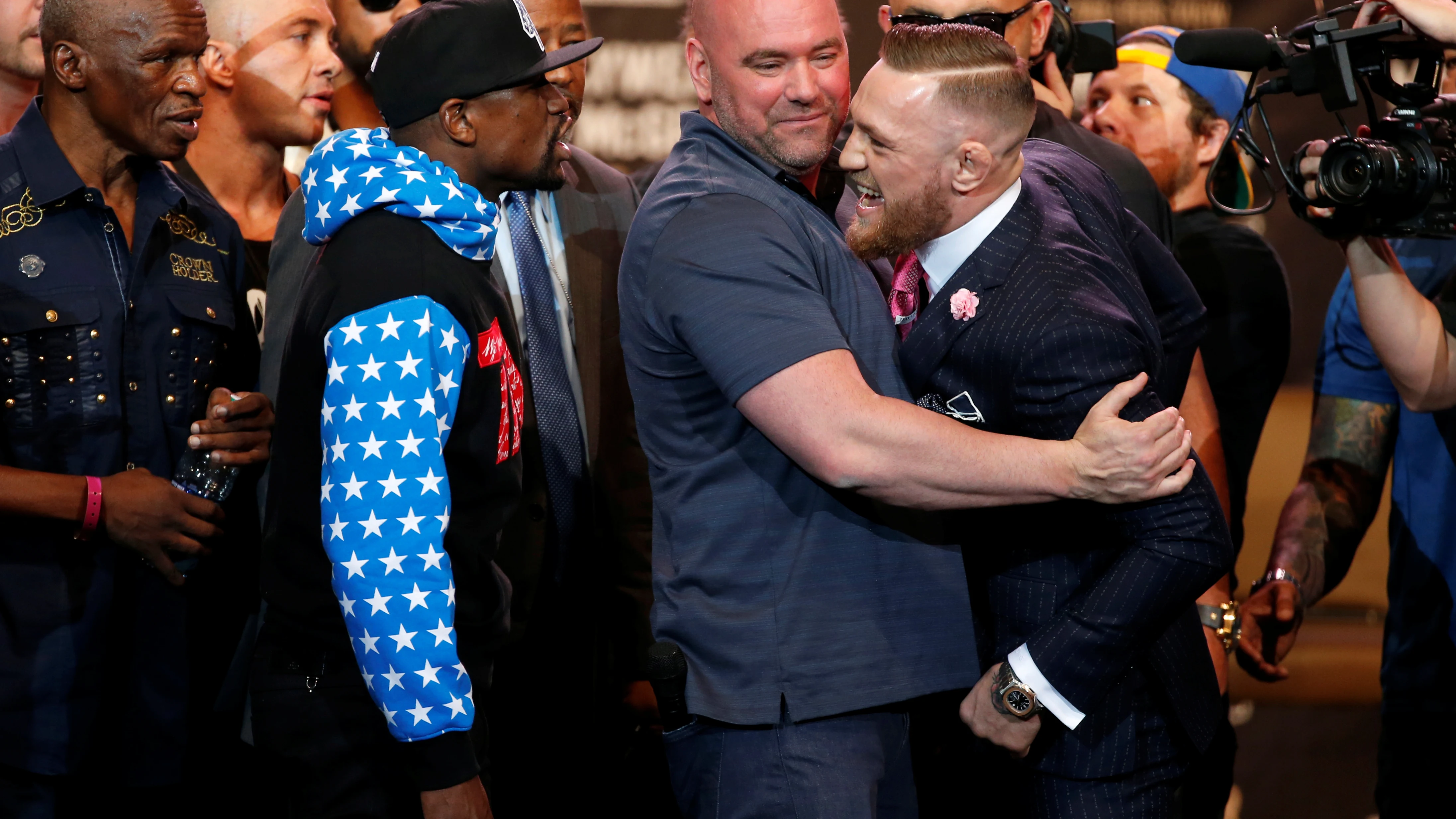 Primer cara a cara entre Mayweather y McGregor