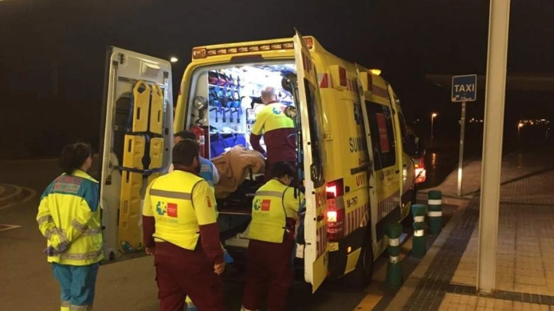 Una ambulancia del Summa en el Hospital Puerta de Hierro