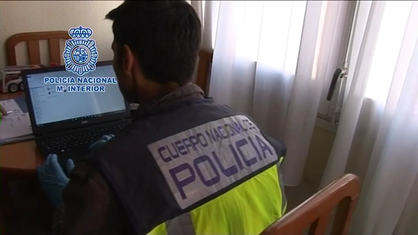 Detenidas 50 personas en 15 países por distribuir pornografía infantil a través de WhatsApp Detenidas 50 personas en 15 países por distribuir pornografía infantil a través de WhatsApp