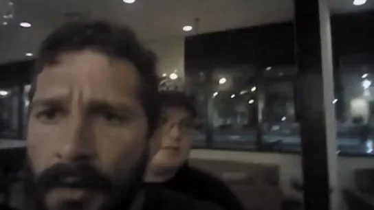 Difunden el vídeo de la detención del actor Shia LaBeouf, en estado de embriaguez e insultando a los policías Difunden el vídeo de la detención del actor Shia LaBeouf, en estado de embriaguez e insultando a los policías