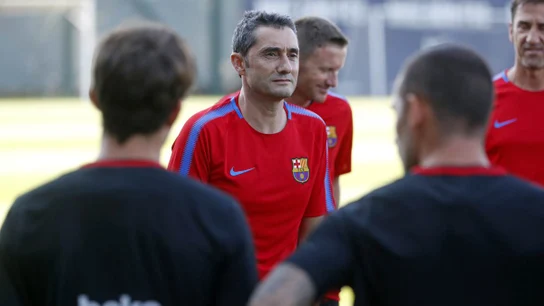 Valverde, durante un entrenamiento del Barcelona Valverde, durante un entrenamiento del Barcelona