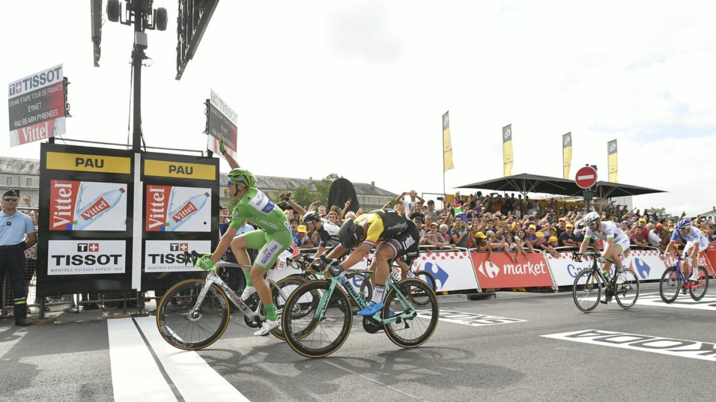Kittel celebra su victoria en la und&eacute;cima etapa del Tour de Francia
