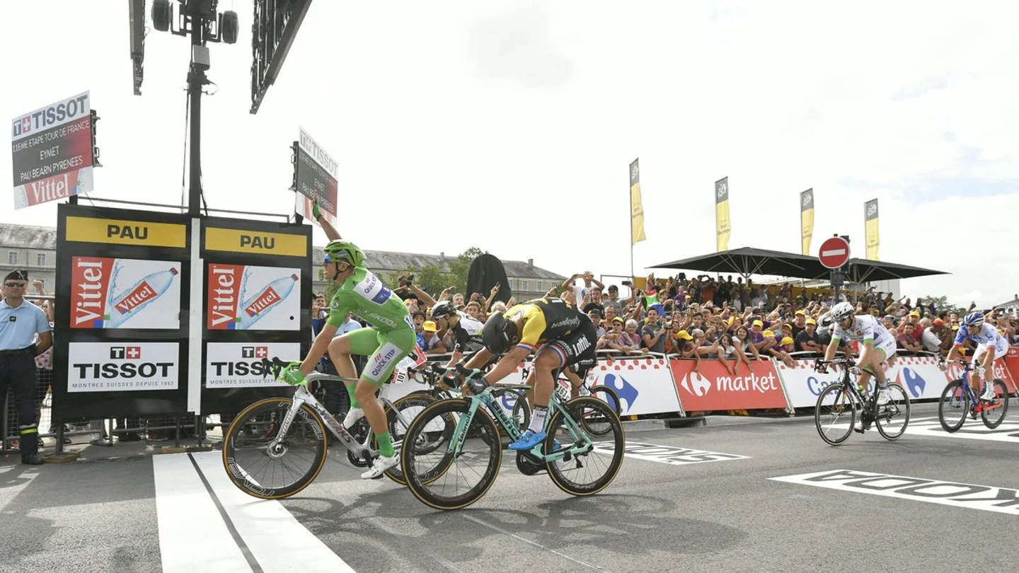 Kittel celebra su victoria en la undécima etapa del Tour de Francia Kittel celebra su victoria en la undécima etapa del Tour de Francia