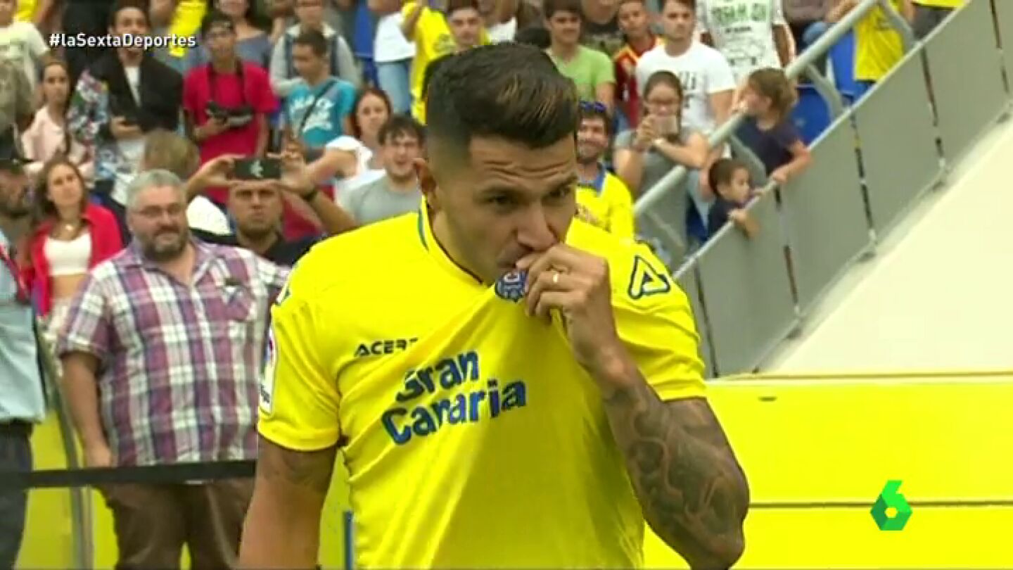 Vitolo, presentado con Las Palmas: "Nadie del Sevilla me podr&aacute; reprochar nada"