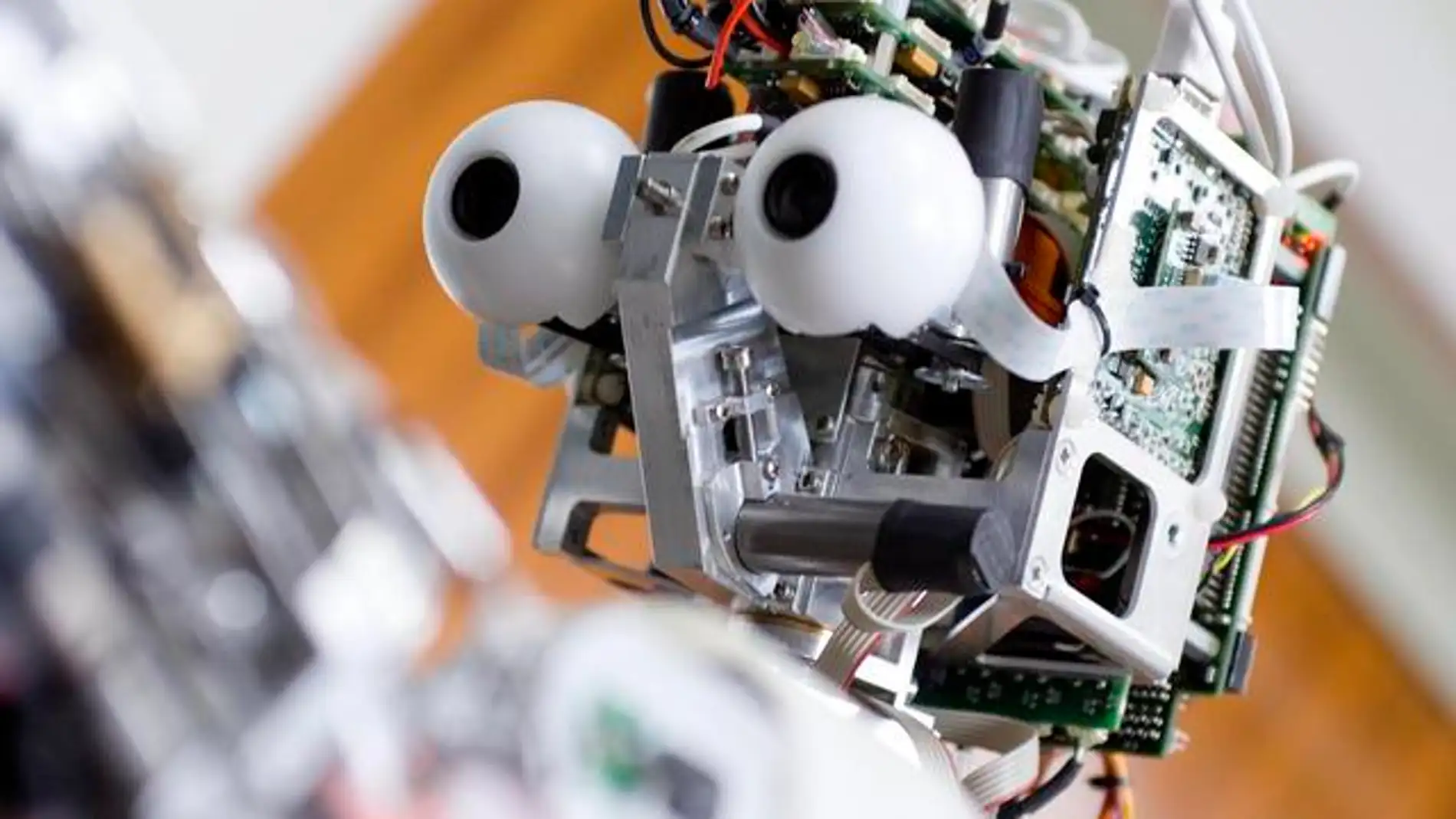 Desarrollan un sensor que detecta ciberataques a robots moviles