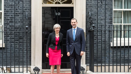 La primera ministra de Reino Unido, Theresa May, junto al Rey Felipe VI La primera ministra de Reino Unido, Theresa May, junto al Rey Felipe VI