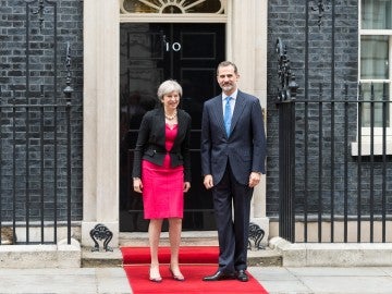 La primera ministra de Reino Unido, Theresa May, junto al Rey Felipe VI La primera ministra de Reino Unido, Theresa May, junto al Rey Felipe VI