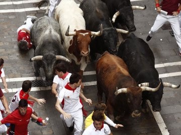 Octavo encierro de San Fermín 2017 con toros Miura Octavo encierro de San Fermín 2017 con toros Miura