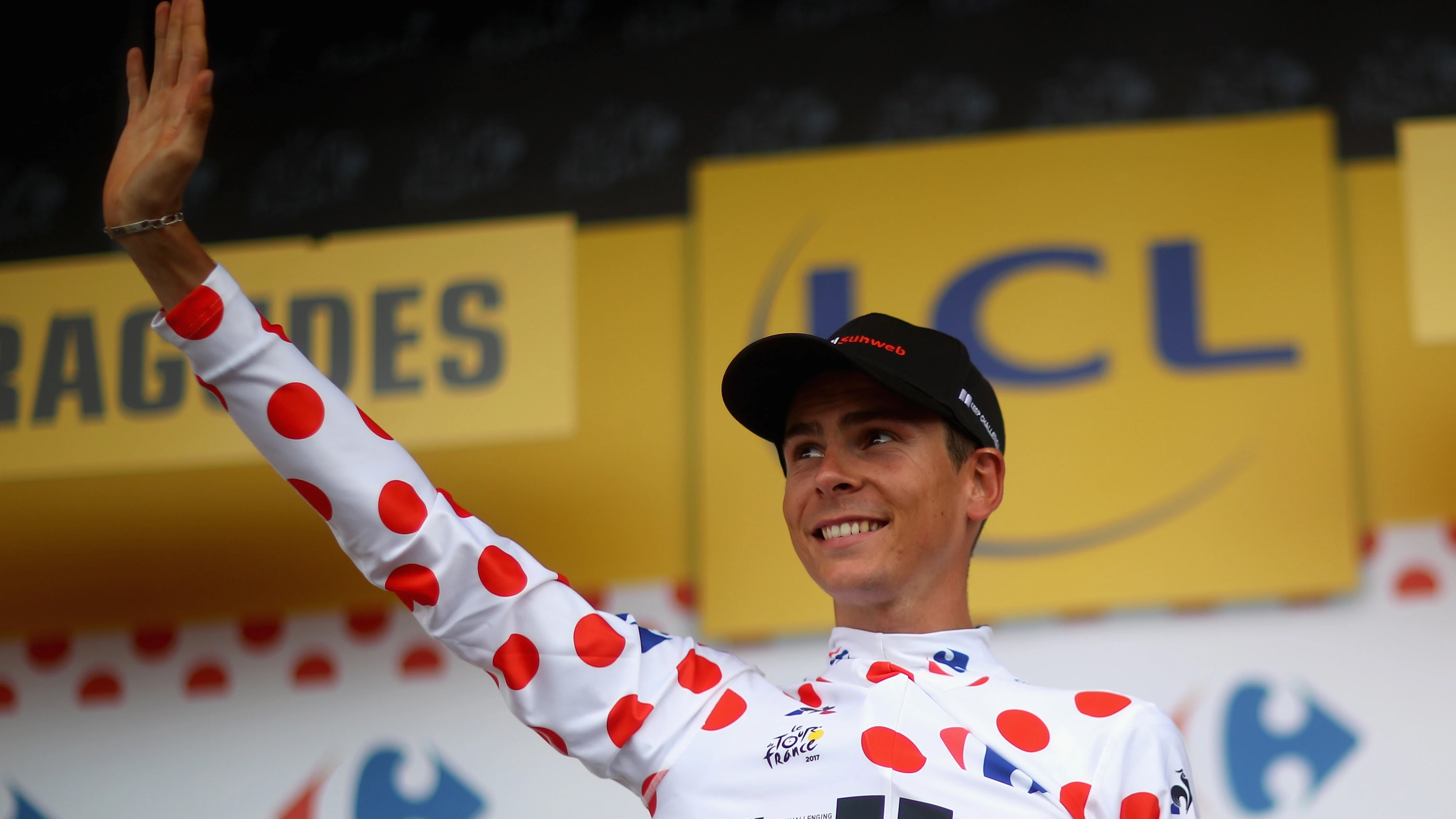 Warren Barguil, en el podio tras una etapa del Tour