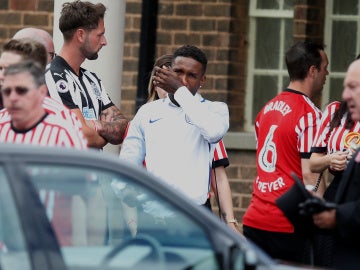 Defoe, desconsolado durante el funeral de Bradley Lowery Defoe, desconsolado durante el funeral de Bradley Lowery