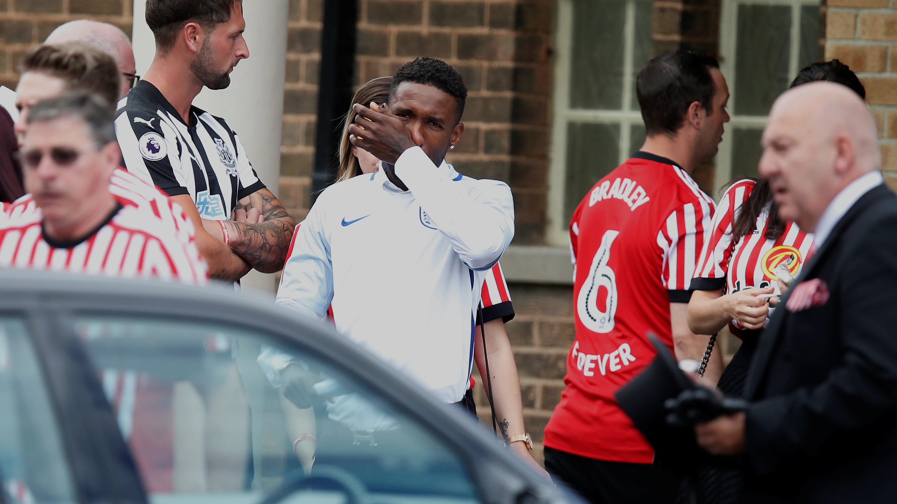 Defoe, desconsolado durante el funeral de Bradley Lowery