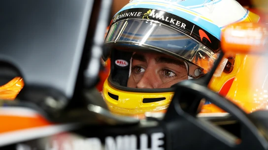 Fernando Alonso, en el cockpit del MCL32 Fernando Alonso, en el cockpit del MCL32