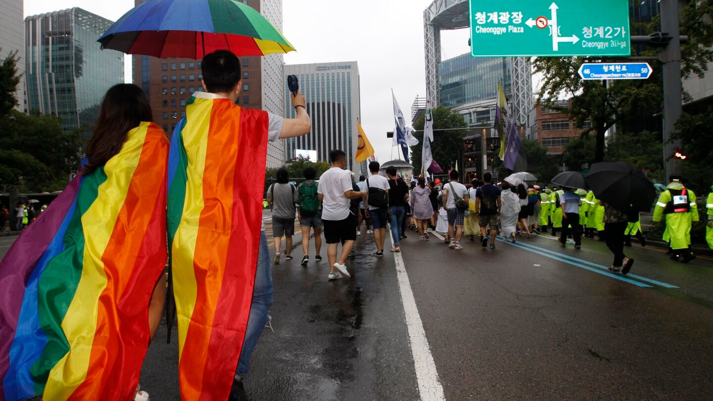 Se&uacute;l celebra su desfile del Orgullo Gay entre un gran despliegue policial
