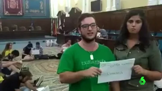 Encierro de universitarios Encierro de universitarios