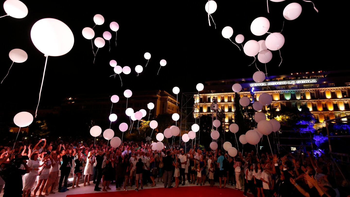 Uno de los actos para homenajear a las v&iacute;ctimas de Niza