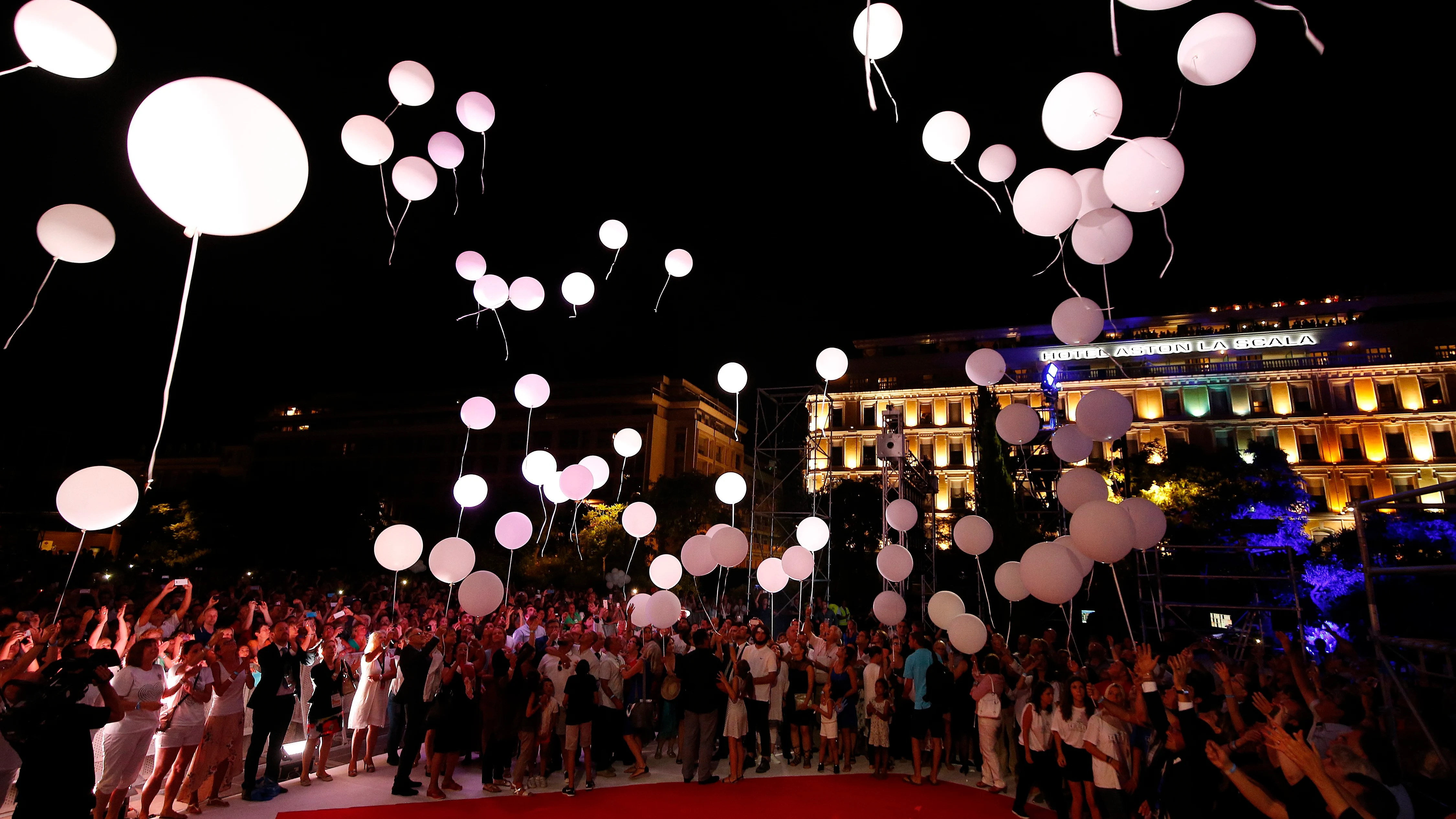 Uno de los actos para homenajear a las víctimas de Niza