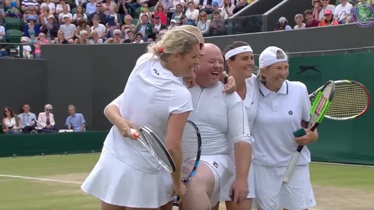 Quinn con las tenistas en Wimbledon Quinn con las tenistas en Wimbledon