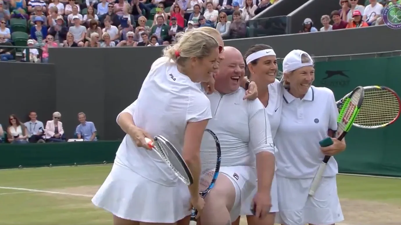 Quinn con las tenistas en Wimbledon