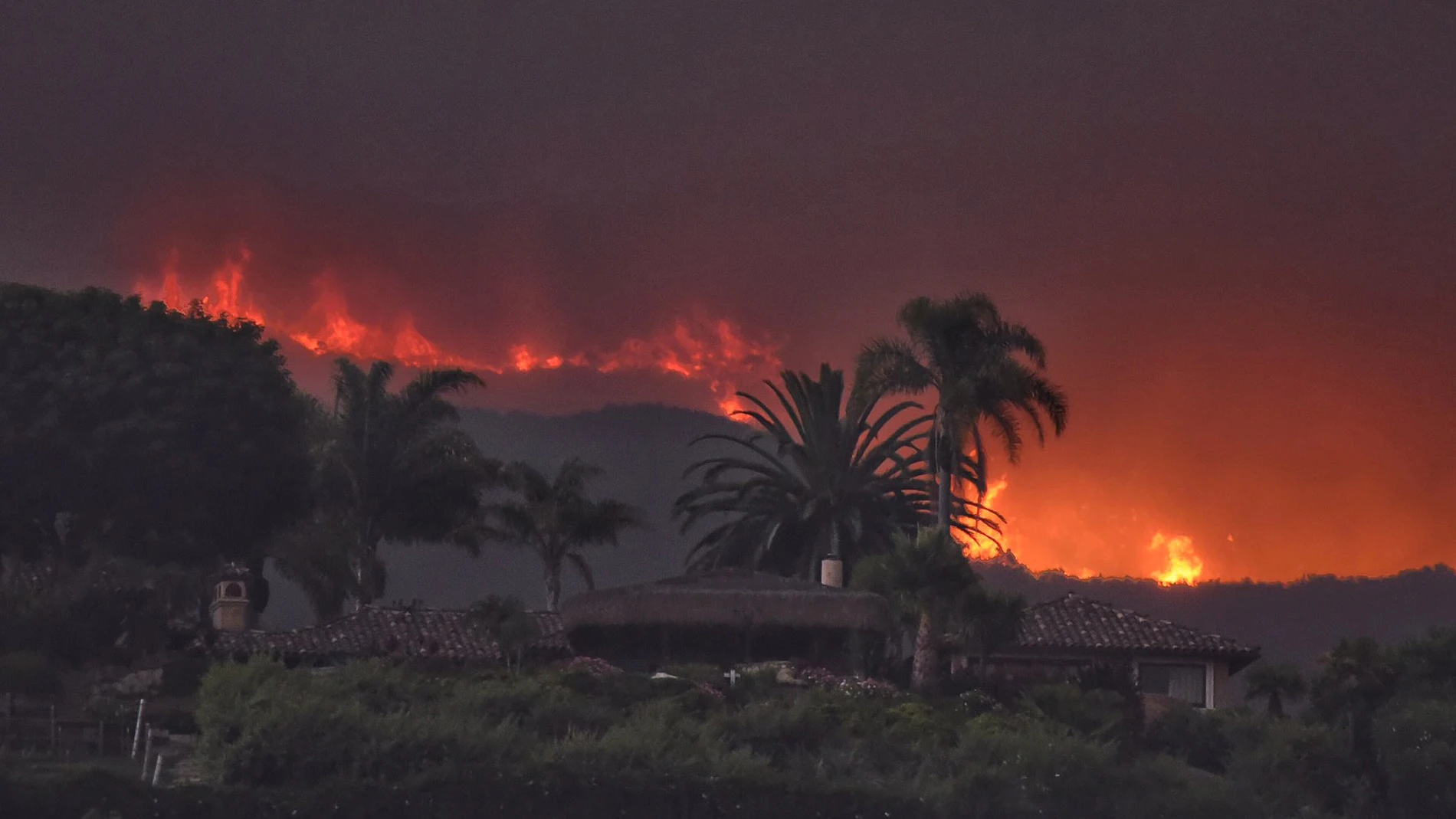 Los incendios forestales obligan a evacuar a cerca de 3.000 personas en California