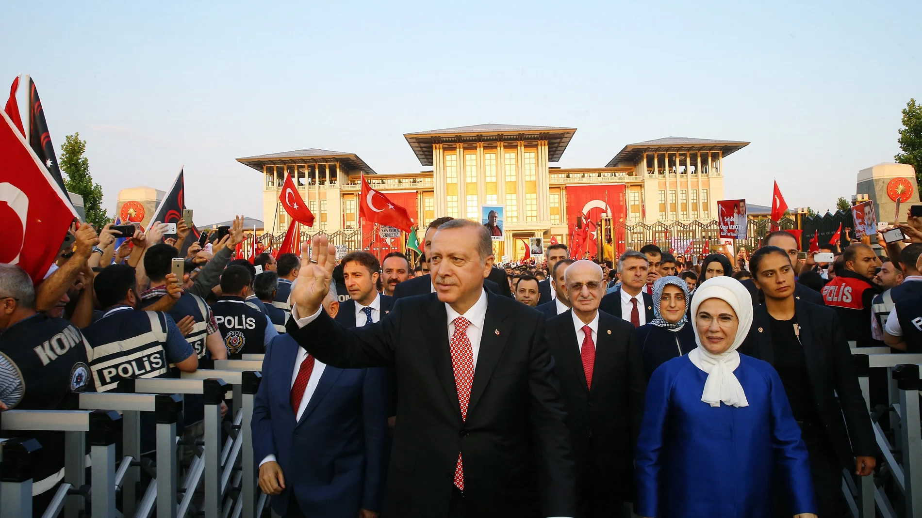 El presidente turco en el primer aniversario del fallido golpe de estado