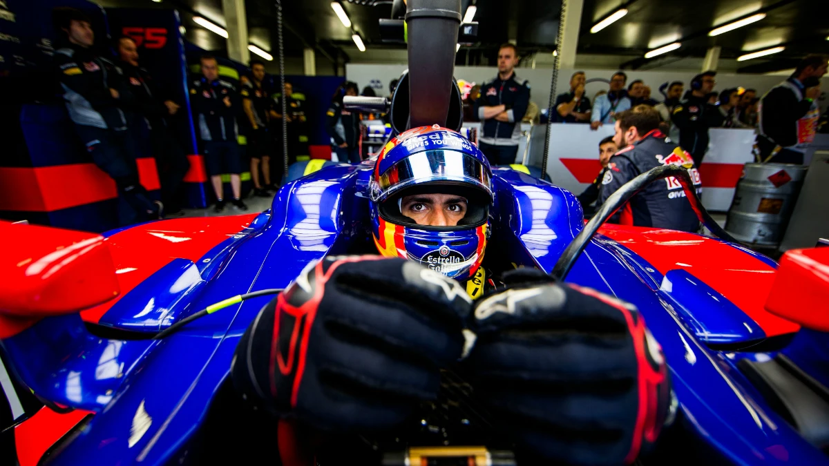 Carlos Sainz, a lomos del Toro Rosso