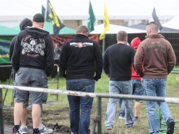 Varios asistentes del festival neonazi Varios asistentes del festival neonazi