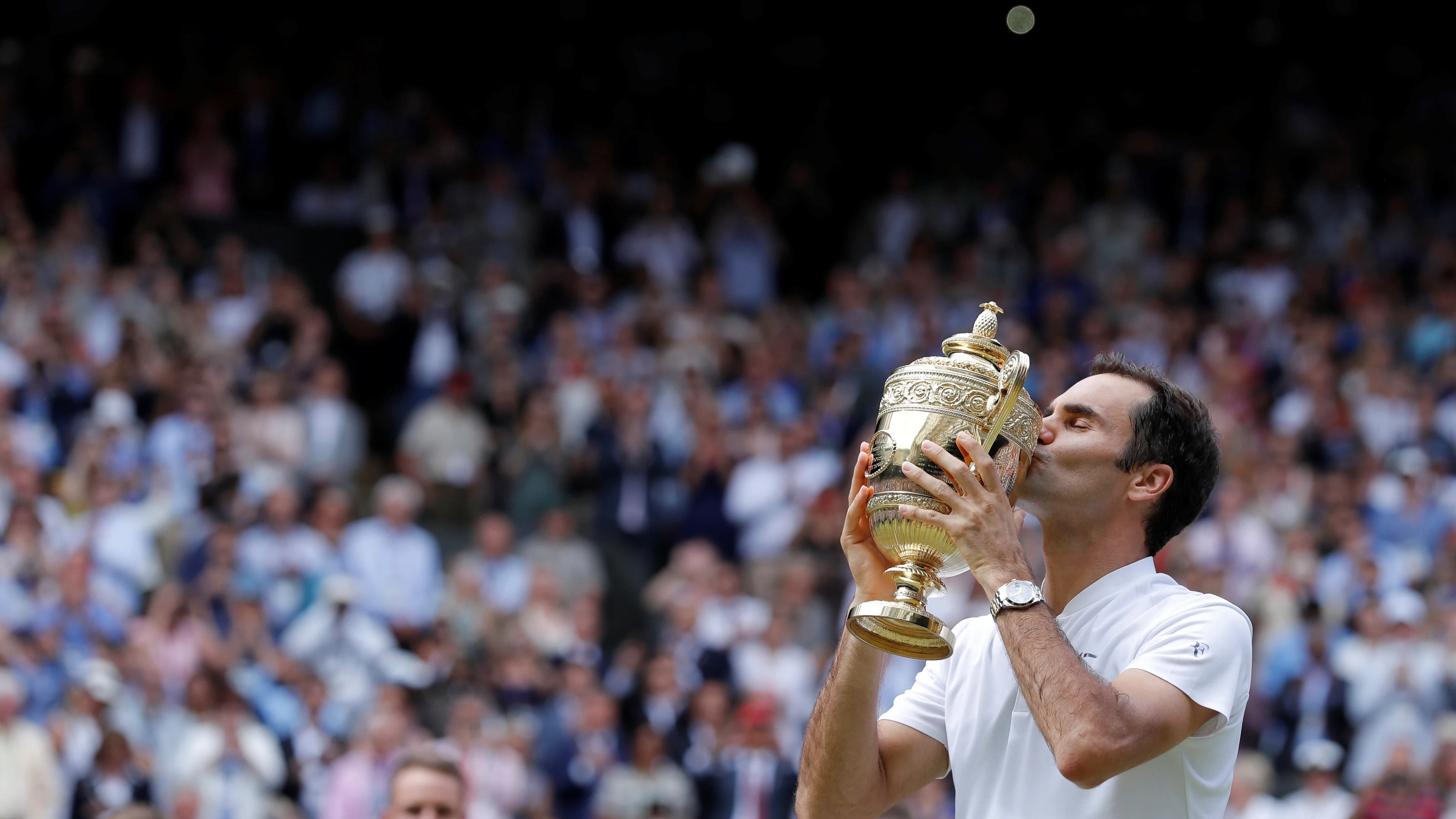 Roger Federer besa su octavo título en Wimbledon