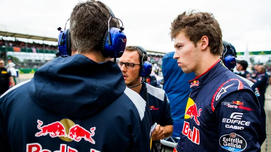 Daniil Kvyat, en el trazado de Silverstone Daniil Kvyat, en el trazado de Silverstone