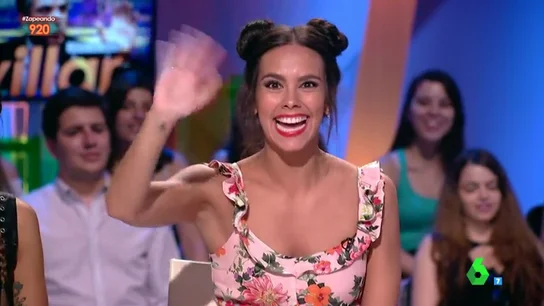 Cristina Pedroche saluda a Villar Cristina Pedroche saluda a Villar