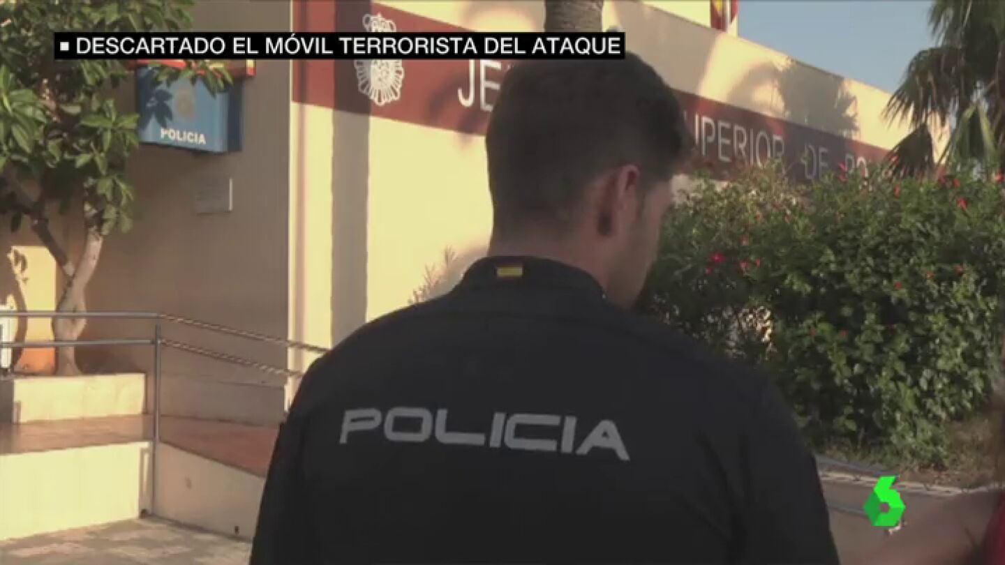  El polic&iacute;a que lanz&oacute; una valla a la cabeza del agresor de Melilla dice que hizo "lo m&aacute;s r&aacute;pido y eficaz en ese momento"