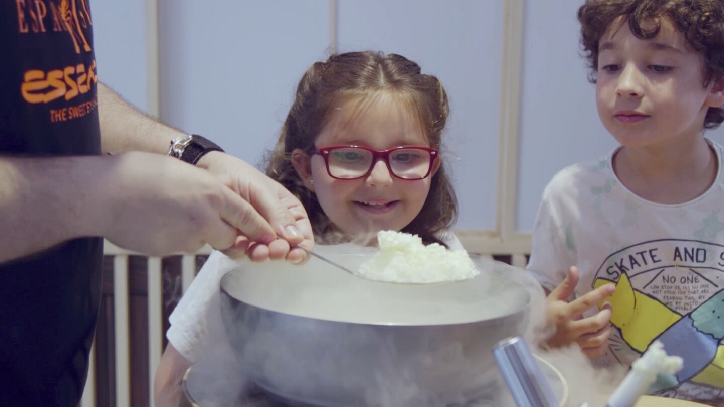 Palomitas con nitr&oacute;geno en El Comidista TV