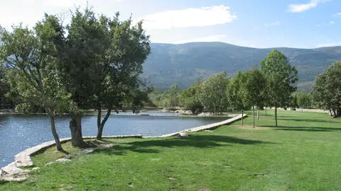 Las Presillas. Rascafría. Madrid Casas para disfrutar de las mejores piscinas naturales