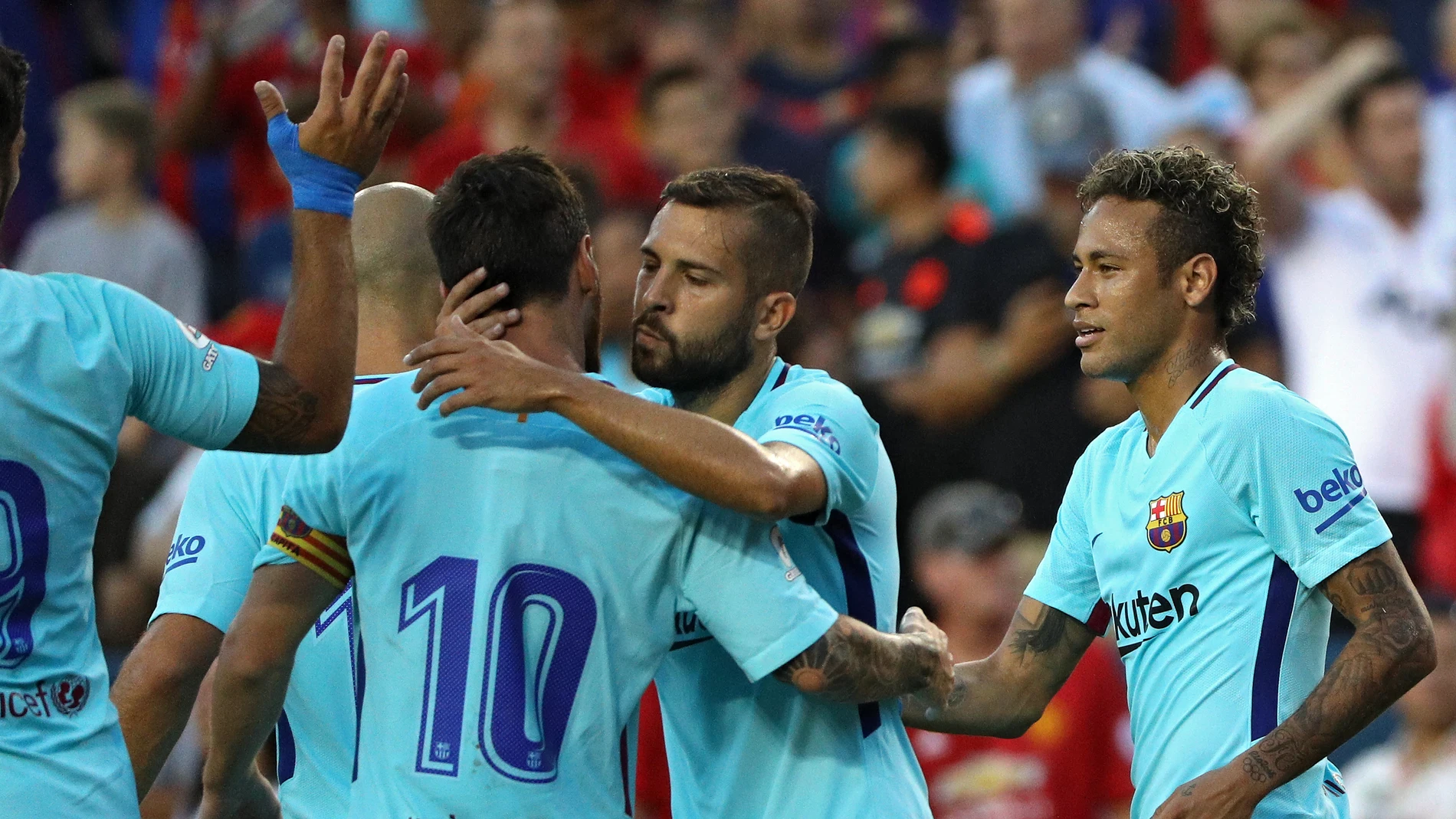 Los jugadores del Barcelona celebran el gol de Neymar ante el Manchester United