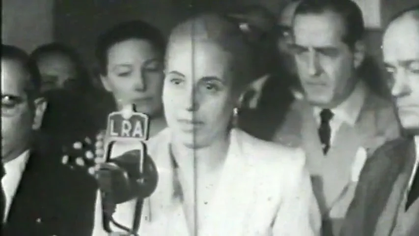 Flores, canciones y el recuerdo vivo de Evita 65 años después: el homenaje de Argentina a 'la abanderada de los humildes' Flores, canciones y el recuerdo vivo de Evita 65 años después: el homenaje de Argentina a 'la abanderada de los humildes'